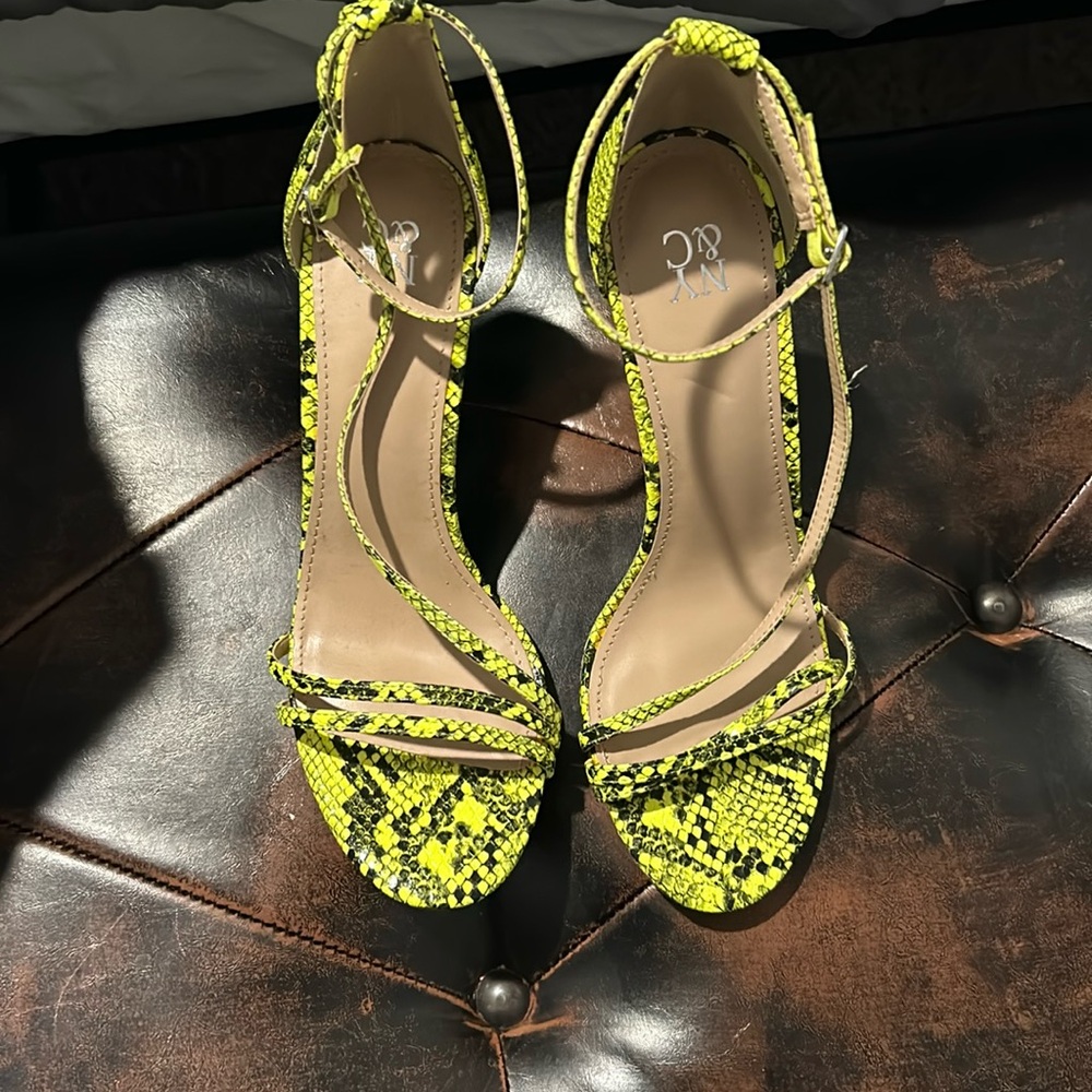 NY&C snake skin heels